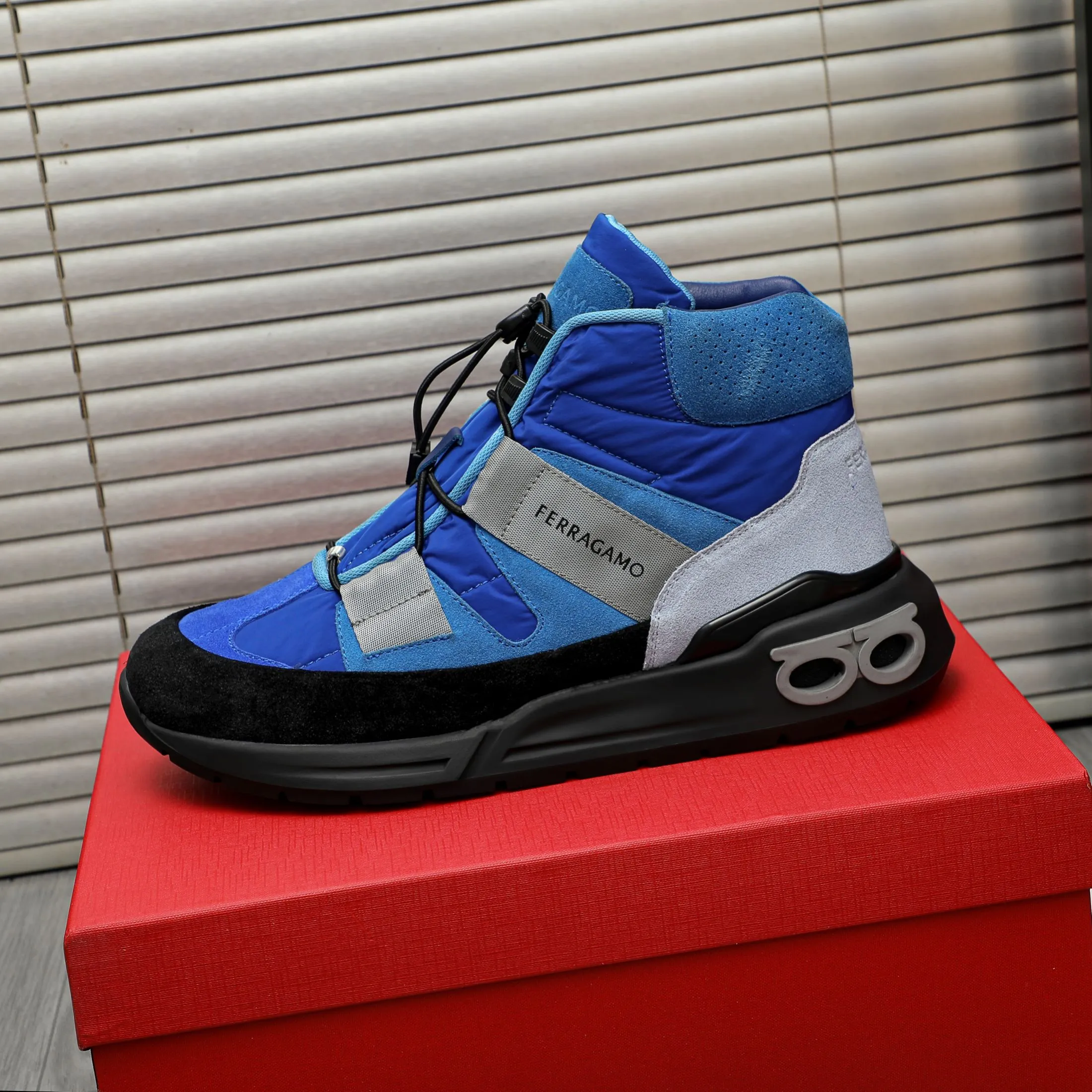 Men's shoes 💰640 Product trademark: Ferragamo "Ferragamo" high-top casual shoes Regular size: 38-46 (45.46 is custom-made and non-returnable) Product materials: Selected frosted cowhide stitching cloth upper, cowhide lining, original outsole